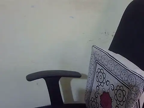 Snapshot of Aanya_Hazel chatting on November 3, 2025, 4:10 pm Aanya Hazel online show from November 3, 2025, 4:10 pm