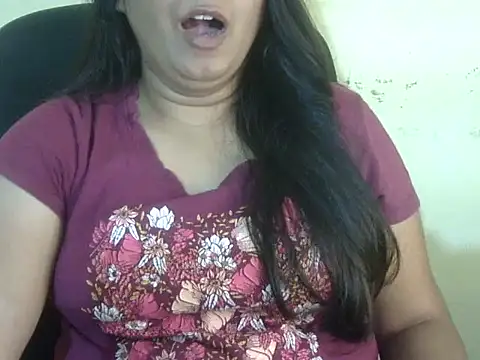 Snapshot of Aanya_Hazel chatting on October 24, 2025, 8:08 pm Aanya Hazel online show from October 24, 2025, 8:08 pm