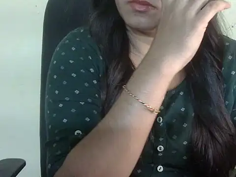 Snapshot of Aanya_Hazel chatting on October 31, 2025, 2:02 pm Aanya Hazel online show from October 31, 2025, 2:02 pm