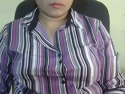 Snapshot of Aanya_Hazel chatting on November 1, 2025, 8:25 pm Aanya Hazel online show from November 1, 2025, 8:25 pm