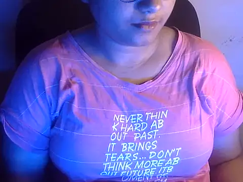 Snapshot of Aanya_Hazel chatting on September 12, 2025, 9:47 pm Aanya Hazel online show from September 12, 2025, 9:47 pm