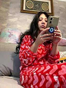 PrincessYYara online show from October 11, 2025, 7:42 am