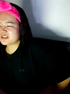 Snapshot of Innogin chatting on December 13, 2025, 8:04 pm Innogin online show from December 13, 2025, 8:04 pm