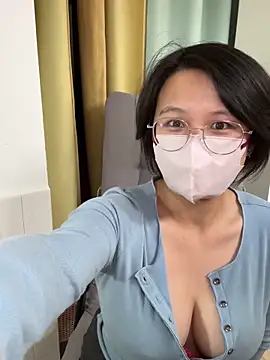 Snapshot of pumpkin_91 chatting on October 31, 2025, 2:30 am pumpkin 91 online show from October 31, 2025, 2:30 am