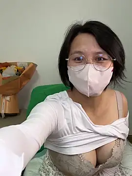 Snapshot of pumpkin_91 chatting on November 5, 2025, 3:37 pm pumpkin 91 online show from November 5, 2025, 3:37 pm