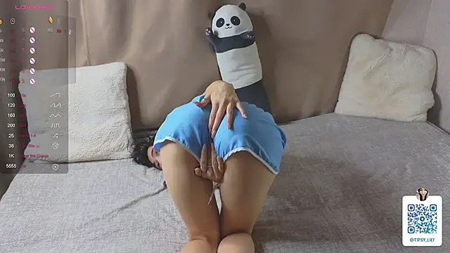 Snapshot of SakuraVelvet chatting on November 25, 2025, 5:46 pm SakuraVelvet online show from November 25, 2025, 5:46 pm