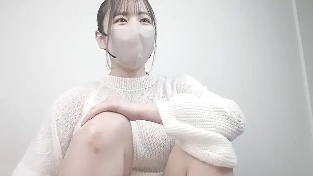 CocoaMilk18 online show from April 5, 2026, 1:29 pm