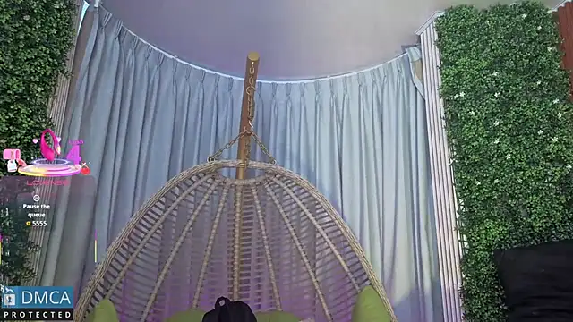 Kiara Zahiri   online show from October 25, 2025, 10:58 am