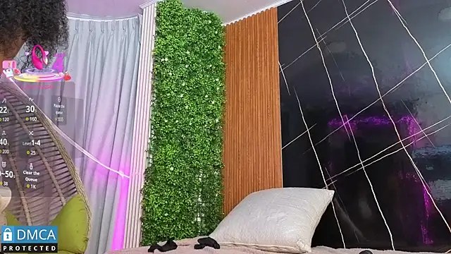 Snapshot of Kiara_Zahiri__ chatting on October 3, 2025, 11:34 am Kiara Zahiri online show from October 3, 2025, 11:34 am