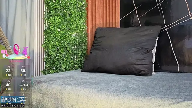 Kiara Zahiri   online show from November 3, 2025, 11:03 am