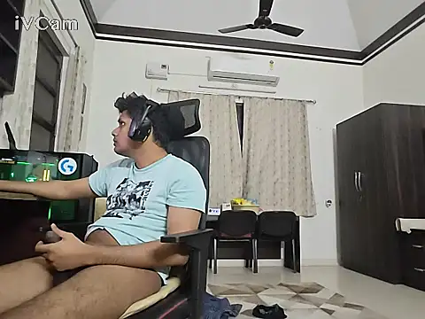 Snapshot of Bakasur_19 chatting on December 14, 2025, 9:53 pm Bakasur 19 online show from December 14, 2025, 9:53 pm