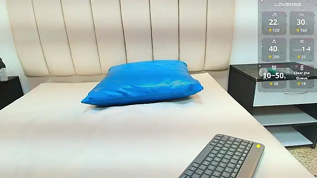 agatha fit online show from January 31, 2026, 7:12 pm