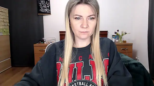 Snapshot of ParadiseAlina chatting on January 16, 2026, 7:29 pm ParadiseAlina online show from January 16, 2026, 7:29 pm