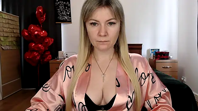 Snapshot of ParadiseAlina chatting on February 14, 2026, 1:44 pm ParadiseAlina online show from February 14, 2026, 1:44 pm