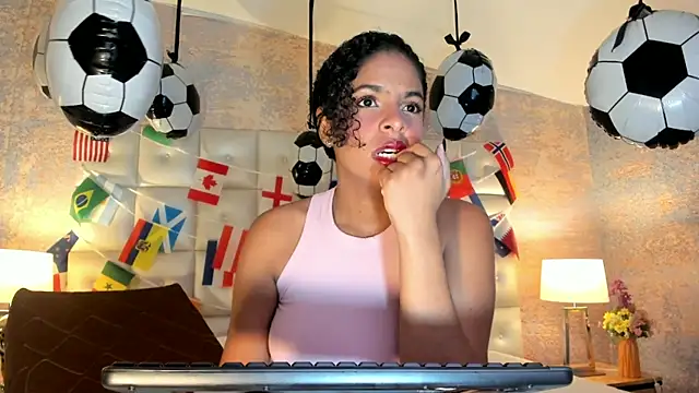 Snapshot of SheyLopez chatting on June 16, 2026, 3:06 am SheyLopez online show from June 16, 2026, 3:06 am