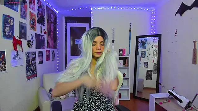 sakuraa of online show from September 29, 2025, 11:05 am