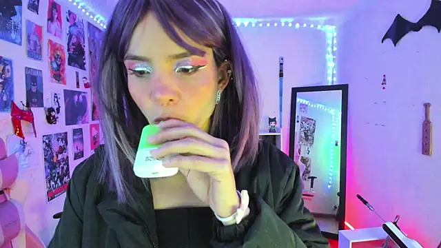 sakuraa of online show from September 26, 2025, 11:28 am