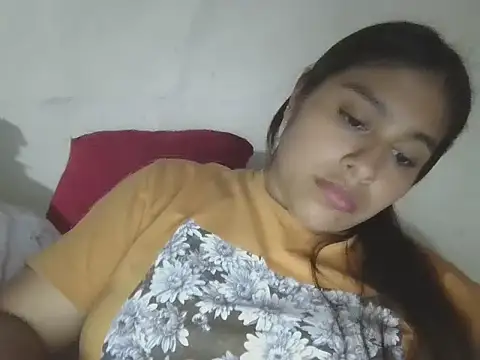 Snapshot of zairabreze chatting on May 24, 2026, 12:43 am zairabreze online show from May 24, 2026, 12:43 am