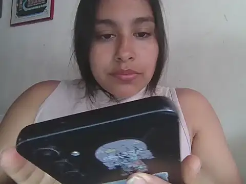 Snapshot of zairabreze chatting on May 2, 2026, 9:53 pm zairabreze online show from May 2, 2026, 9:53 pm