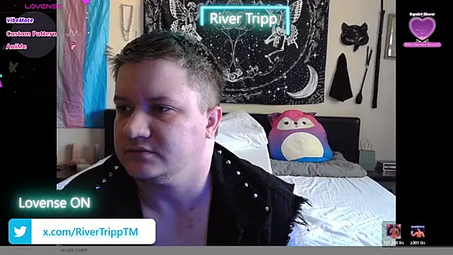 Snapshot of RiverTripp chatting on May 25, 2026, 9:57 pm RiverTripp online show from May 25, 2026, 9:57 pm