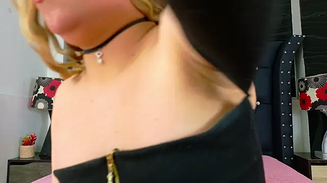 Snapshot of Keysha_Queen_ chatting on September 19, 2025, 12:31 pm Keysha Queen  online show from September 19, 2025, 12:31 pm