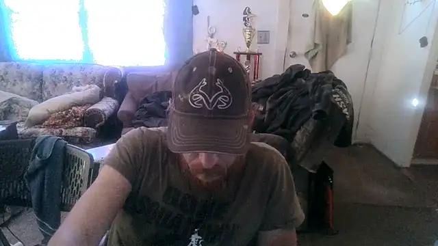 Poundtown1226 online show from September 18, 2025, 6:11 pm