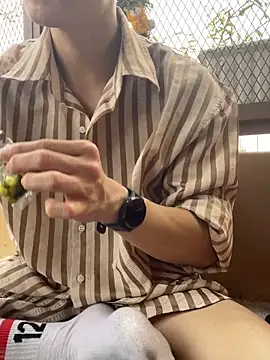 anhkiet huang online show from December 18, 2025, 7:46 am