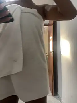 Snapshot of Katianesantos chatting on February 18, 2026, 8:05 pm Katianesantos online show from February 18, 2026, 8:05 pm