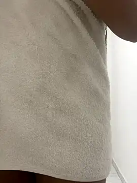 Snapshot of Katianesantos chatting on November 14, 2025, 8:18 am Katianesantos online show from November 14, 2025, 8:18 am