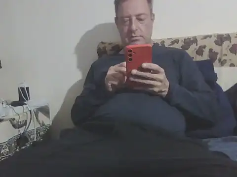 Snapshot of chris7706 chatting on June 18, 2026, 12:43 pm chris7706 online show from June 18, 2026, 12:43 pm