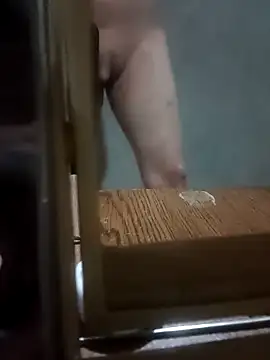 Snapshot of Elkato69 chatting on October 12, 2025, 9:16 pm Elkato69 online show from October 12, 2025, 9:16 pm