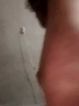 Snapshot of Elkato69 chatting on November 7, 2025, 6:34 pm Elkato69 online show from November 7, 2025, 6:34 pm