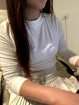 Snapshot of susu_baby chatting on November 28, 2025, 7:41 am susu baby online show from November 28, 2025, 7:41 am