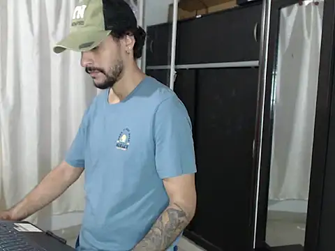 mochakkdj online show from December 22, 2025, 10:54 pm