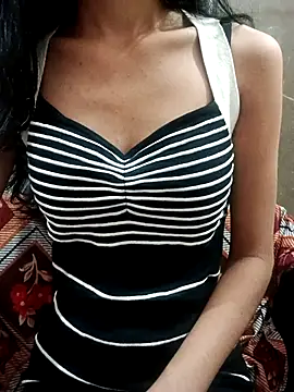 Daizy Shah online show from October 3, 2025, 2:29 pm