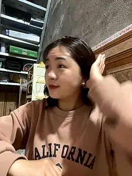 Snapshot of Lonnina chatting on November 12, 2025, 1:21 am Lonnina online show from November 12, 2025, 1:21 am