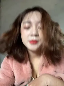 Snapshot of Lonnina chatting on December 2, 2025, 2:12 am Lonnina online show from December 2, 2025, 2:12 am