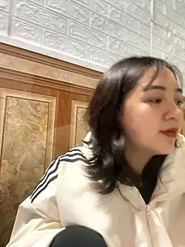 Snapshot of Lonnina chatting on November 1, 2025, 7:35 am Lonnina online show from November 1, 2025, 7:35 am