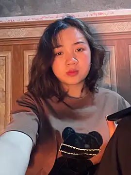 Snapshot of Lonnina chatting on November 7, 2025, 3:05 pm Lonnina online show from November 7, 2025, 3:05 pm