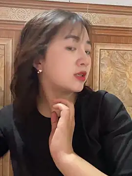 Snapshot of Lonnina chatting on November 16, 2025, 3:44 am Lonnina online show from November 16, 2025, 3:44 am