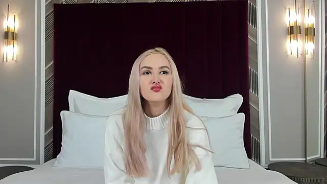 Snapshot of BarbieMilne chatting on October 19, 2025, 3:15 pm BarbieMilne online show from October 19, 2025, 3:15 pm