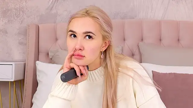 Snapshot of BarbieMilne chatting on October 12, 2025, 3:46 pm BarbieMilne online show from October 12, 2025, 3:46 pm