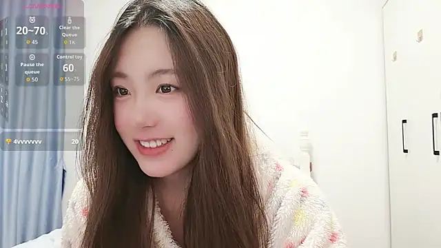 Snapshot of Luna_868 chatting on November 24, 2025, 4:29 pm Luna 868 online show from November 24, 2025, 4:29 pm