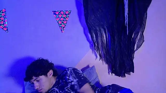 Laura and Kevin online show from October 11, 2025, 2:18 pm