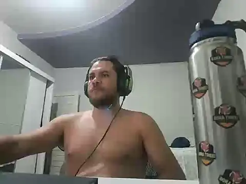Snapshot of Miguelion2308 chatting on February 11, 2026, 2:00 am Miguelion2308 online show from February 11, 2026, 2:00 am