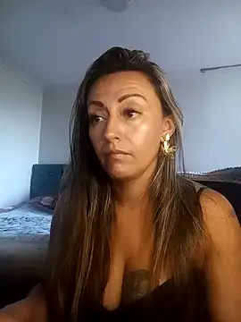 Snapshot of -AngelNova- chatting on December 18, 2025, 1:26 pm -AngelNova- online show from December 18, 2025, 1:26 pm