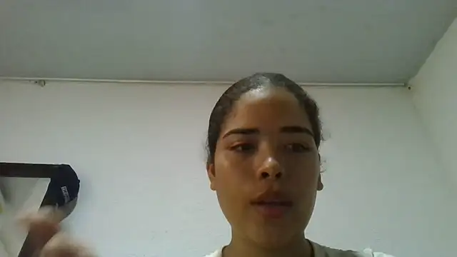 Snapshot of KarimAnxiex chatting on December 18, 2025, 7:50 pm KarimAnxiex online show from December 18, 2025, 7:50 pm