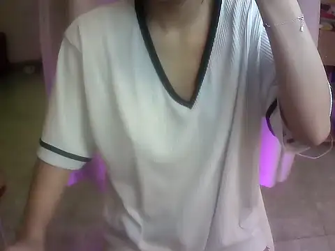 Linngao online show from October 13, 2025, 9:22 am