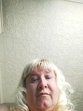 Snapshot of GlamMilena chatting on October 23, 2025, 12:37 pm GlamMilena online show from October 23, 2025, 12:37 pm