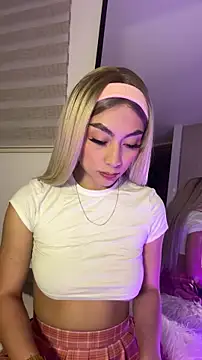 Snapshot of Tessa__Winslow chatting on March 20, 2026, 4:57 am Tessa Winslow online show from March 20, 2026, 4:57 am